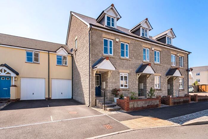 3 Bedroom End Of Terrace House For Sale In Watkins Way, Bideford, Devon, EX39