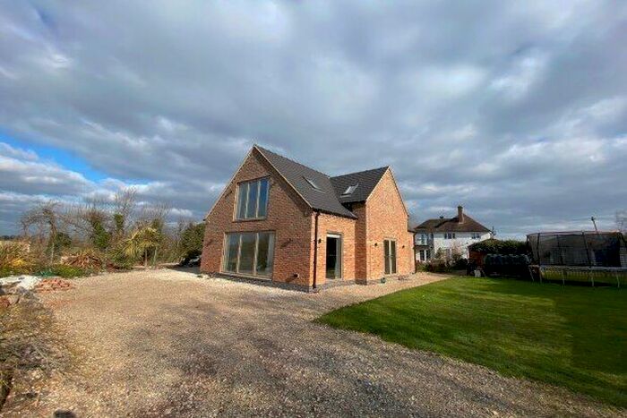 2 Bedroom Bungalow To Rent In House, Lichfield, WS13