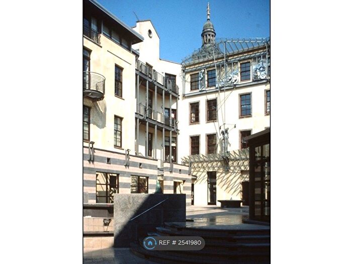 2 Bedroom Flat To Rent In The Italian Centre, Glasgow, G1