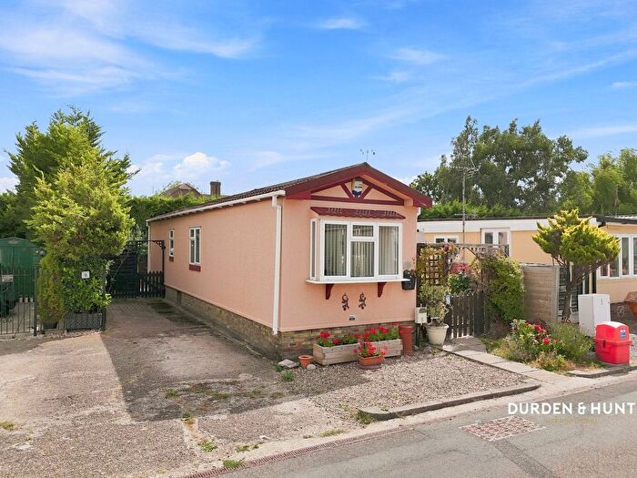 1 Bedroom Park Home For Sale In Shangri-La Park, Kingsman Farm Road, SS5