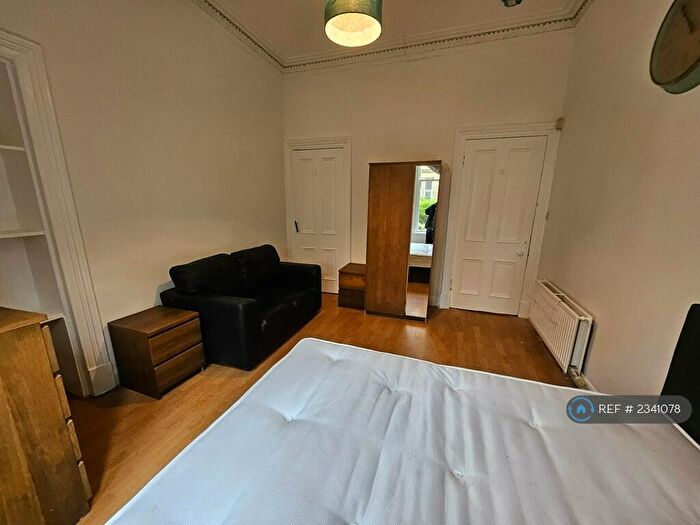2 Bedroom Flat To Rent In Cowan Street, Glasgow, G12