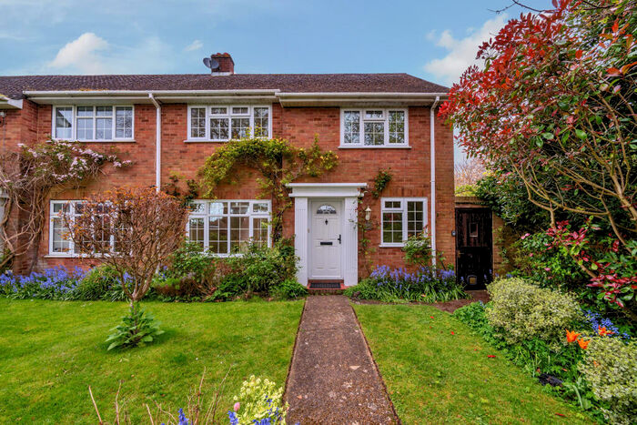 3 Bedroom House To Rent In St. Thomas Park, Lymington, SO41