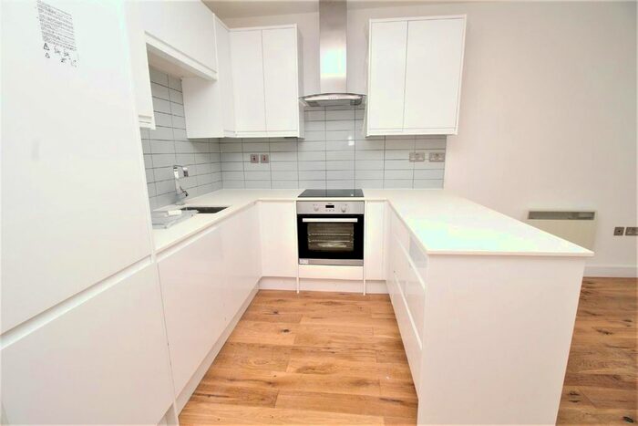 2 Bedroom Flat To Rent In Marlowes, Hemel Hempstead, HP1