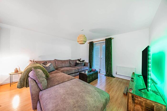 1 Bedroom Flat For Sale In Dodd Road, Watford, WD24