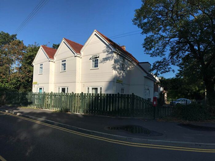 1 Bedroom Flat To Rent In Woodland Way, Canterbury, Kent, CT2