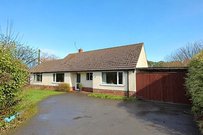 3 Bedroom Bungalow For Sale In Sandy Lane, St. Ives, BH24