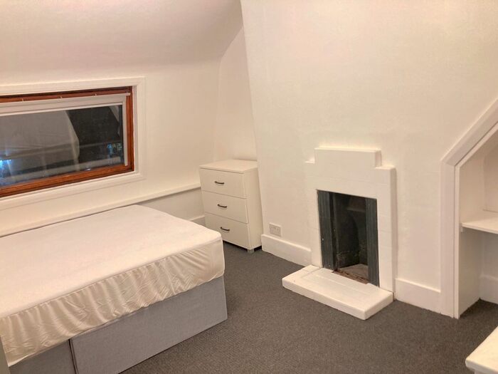 1 Bedroom Terraced House To Rent In Very Near Kirchen Road Area, Ealing West, W13