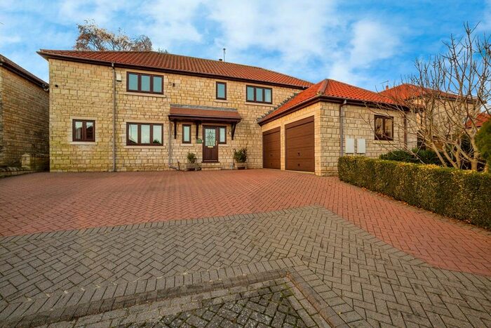 5 Bedroom Detached House For Sale In Grove Court, Marr, Doncaster, DN5