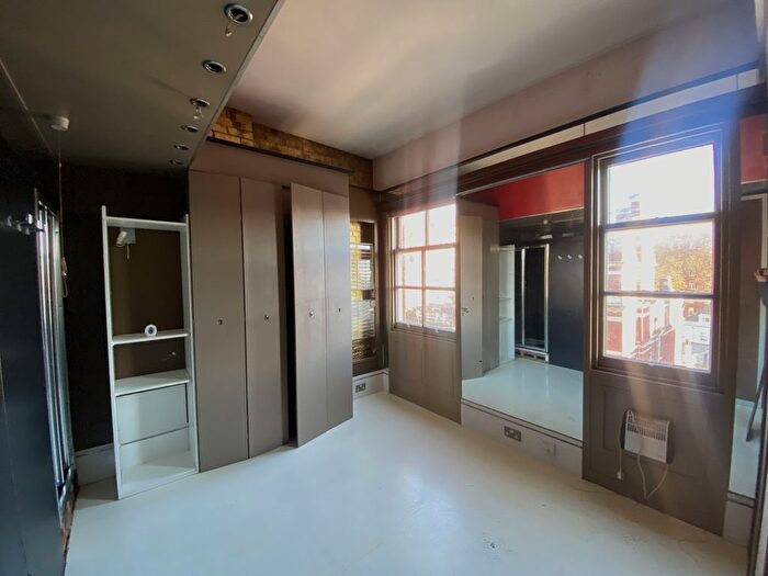 2 Bedroom Flat For Sale In Flat, Palace Gate, Kensington, London, W8