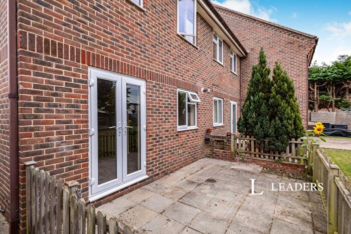 1 Bedroom Apartment To Rent In Doric Close, PO10