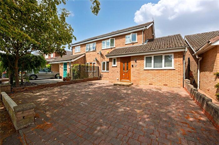 4 Bedroom Semi-Detached House For Sale In Tyne Crescent, Bedford, Bedfordshire, MK41