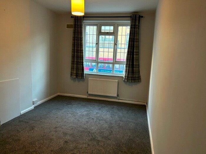 2 Bedroom Flat To Rent In High Street, Sutton, SM1