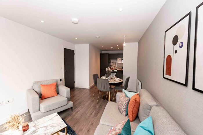 2 Bedroom Apartment To Rent In Cross Lane, Manchester, Greater Manchester, M5
