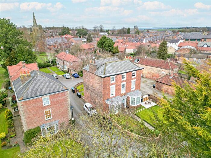 2 Bedroom Apartment For Sale In Park Street, Ripon, HG4
