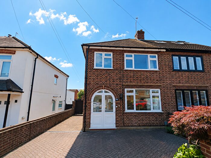3 Bedroom Semi-detached House To Rent In Merrilies, Hoddesdon, EN11