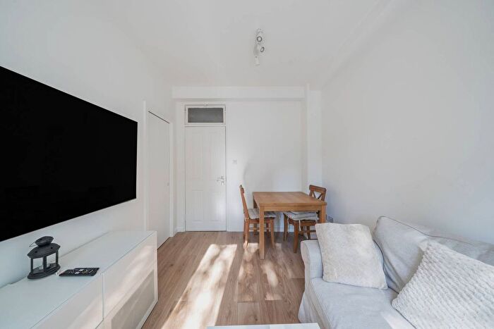 2 Bedroom Flat To Rent In Fleetfield, Bloomsbury, London, WC1H