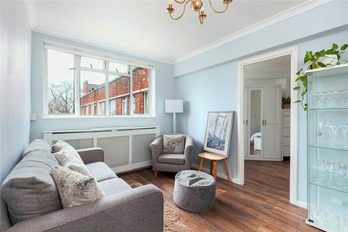 1 Bedroom Flat To Rent In Harwood Court, Upper Richmond Road, London, SW15