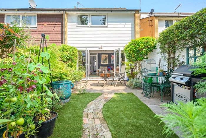 2 Bedroom End Of Terrace House For Sale In Kemble Close, Weybridge, KT13