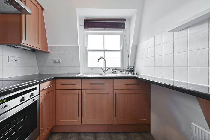 1 Bedroom Flat To Rent In Edbrooke Road, Maida Vale, London, W9