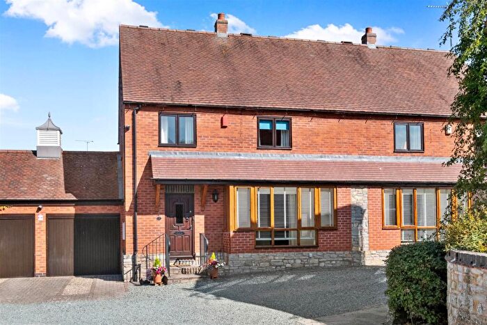 3 Bedroom Semi-Detached House For Sale In Owlets End, Barton, Alcester, B50