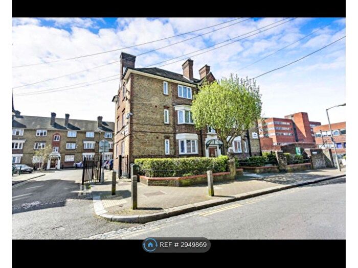 3 Bedroom Flat To Rent In Jean House, London, SW17