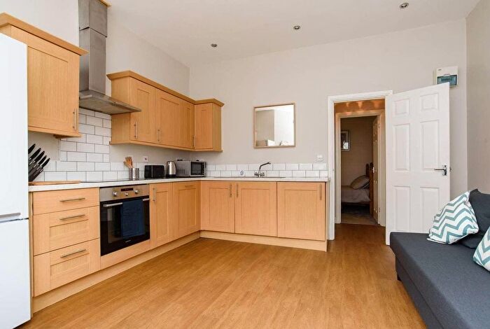 1 Bedroom Flat To Rent In Moira Terrace, Cardiff, CF24