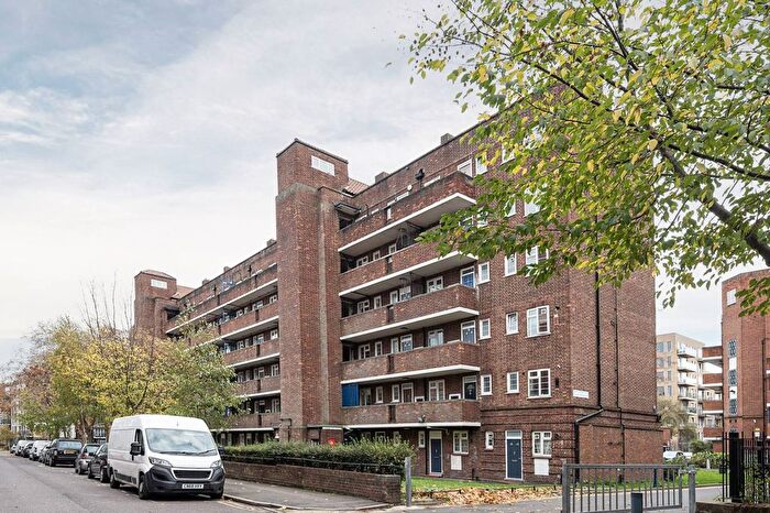 1 Bedroom Flat To Rent In Loddiges Road, Hackney, London, E9