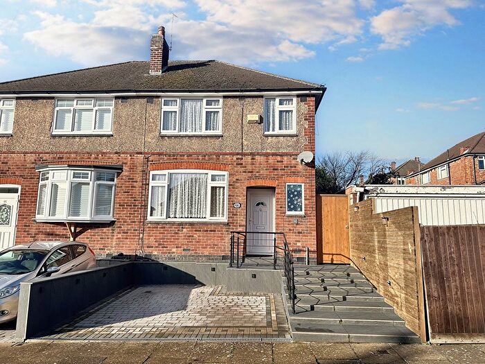 3 Bedroom Semi-Detached House For Sale In Wiltshire Road, Leicester, LE4