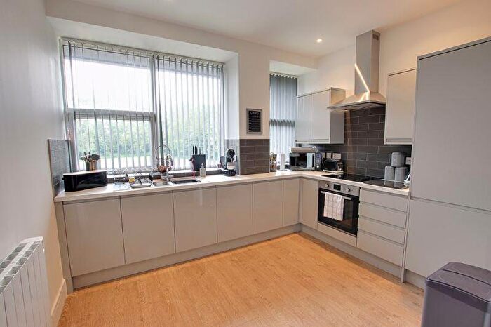 2 Bedroom Flat To Rent In The Pavillions, Trowbridge, BA14