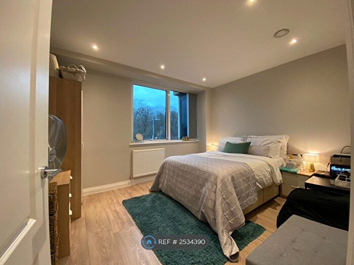 1 Bedroom Flat To Rent In Homestead Road, Rickmansworth, WD3