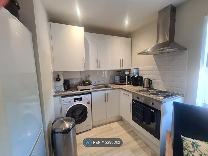 2 Bedroom Flat To Rent In Tonbridge Road, Maidstone, ME16