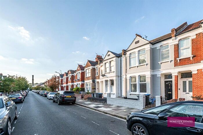 4 Bedroom Terraced House For Sale In Ivy Road, London, NW2