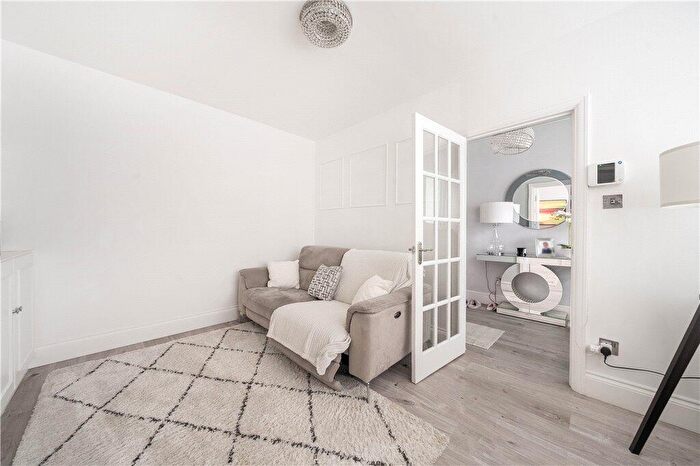 3 Bedroom Terraced House For Sale In Mersham Road, Thornton Heath, CR7