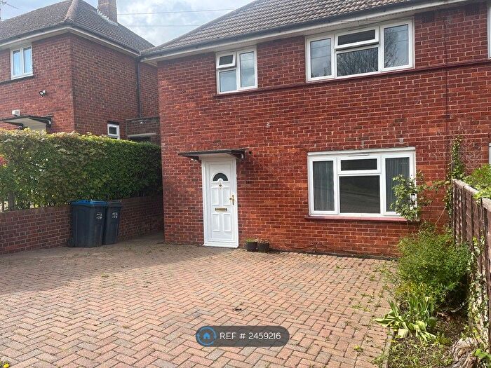 3 Bedroom Semi-Detached House To Rent In New Addington, Croydon, CR0