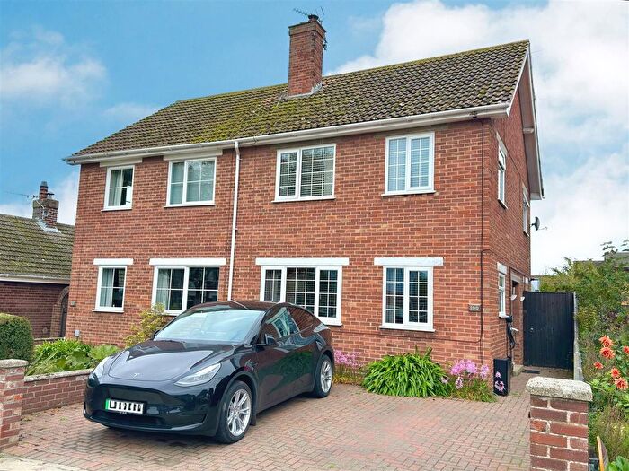4 Bedroom Semi-detached House For Sale In Walmer Road, Pakefield, Lowestoft, Suffolk, NR33
