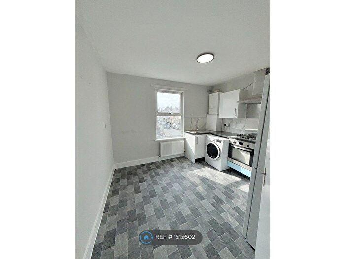 1 Bedroom Flat To Rent In Beresford Road, Reading, RG30