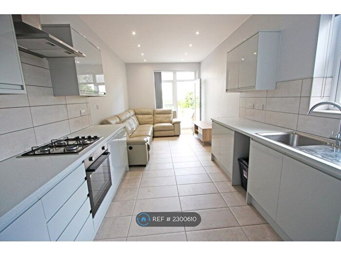 5 Bedroom Terraced House To Rent In Harriet Street, Cardiff, CF24