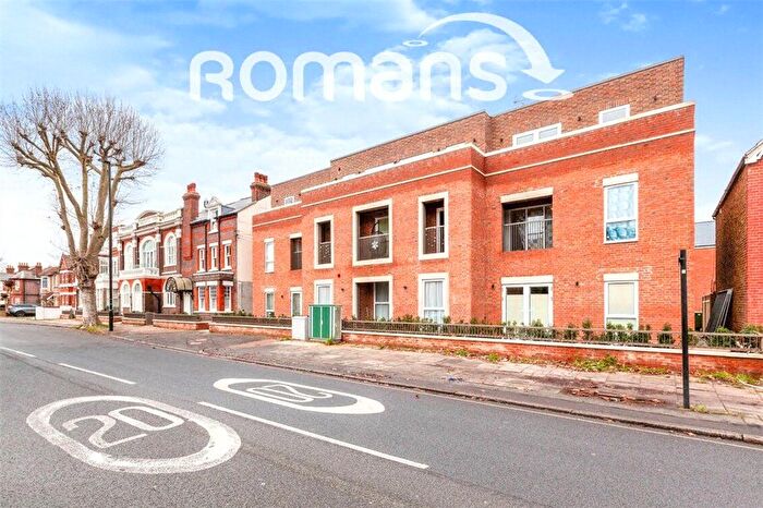 2 Bedroom Flat To Rent In Hanworth Road, Feltham, TW13