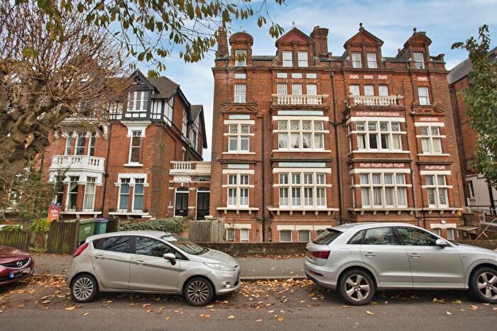 2 Bedroom Flat For Sale In Castle Hill Avenue, Folkestone, CT20