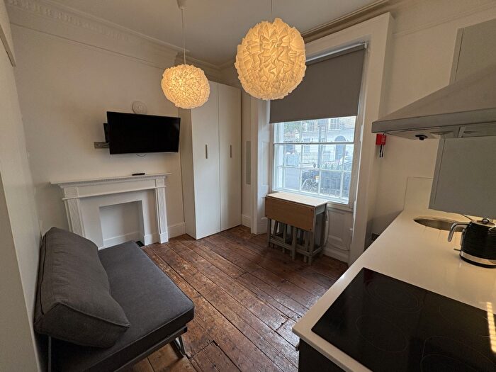 Apartment To Rent In Studio Flat, Gloucester Place, Baker Street, NW1