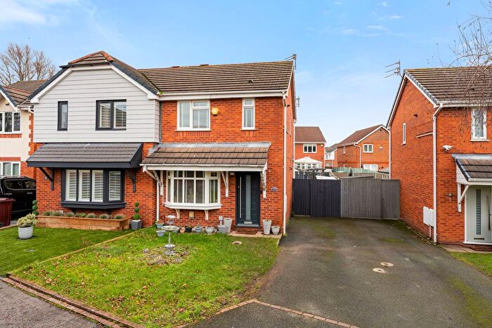3 Bedroom Semi Detached House For Sale In Whimbrel Park, Liverpool, L26