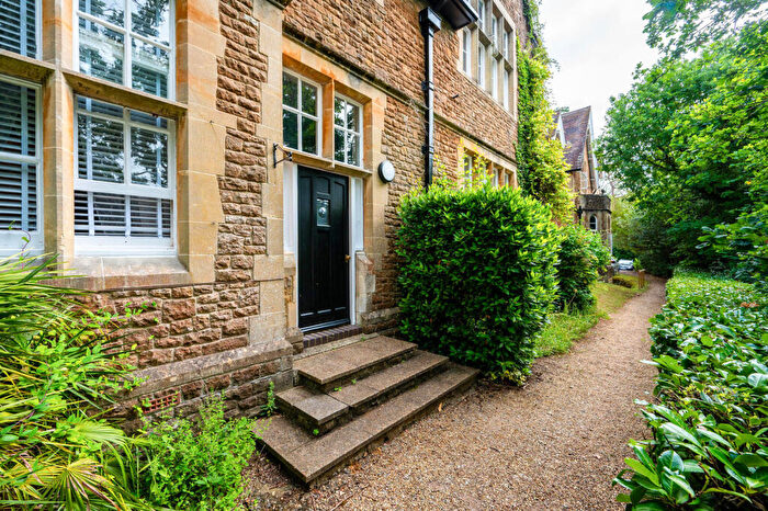 2 Bedroom Flat To Rent In Badgers Hollow, Peperharow Road, Godalming, GU7