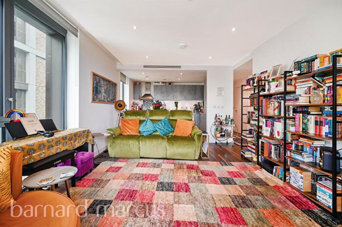 2 Bedroom Flat For Sale In Palmer Road, London, SW11