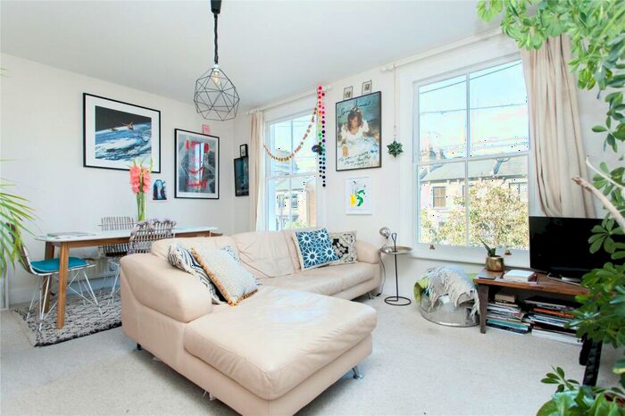 2 Bedroom Maisonette To Rent In Penshurst Road, South Hackney, London, E9