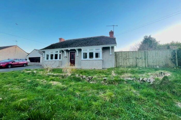 2 Bedroom Detached Bungalow To Rent In Manorbier, Tenby, SA70