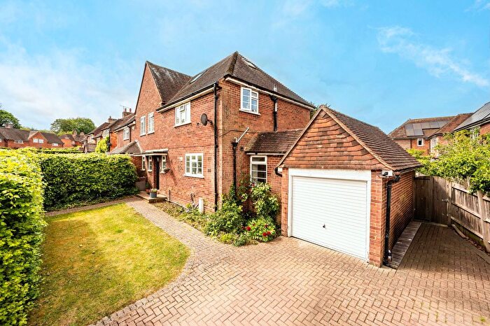 4 Bedroom Semi Detached House For Sale In East Meads, Guildford, GU2