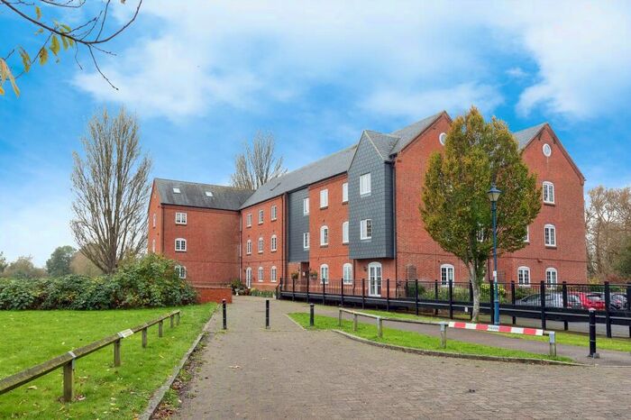 2 Bedroom Flat For Sale In Willow Lane, Stony Stratford, Milton Keynes, Buckinghamshire, MK11