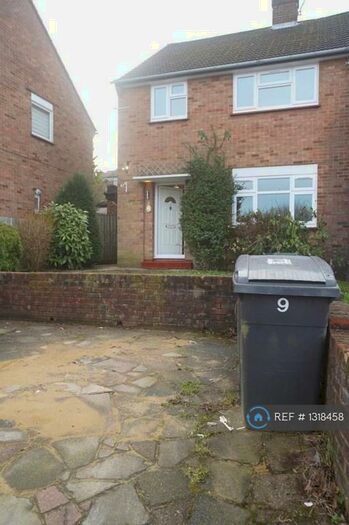 4 Bedroom End Of Terrace House To Rent In Norbury Grove, London, NW7
