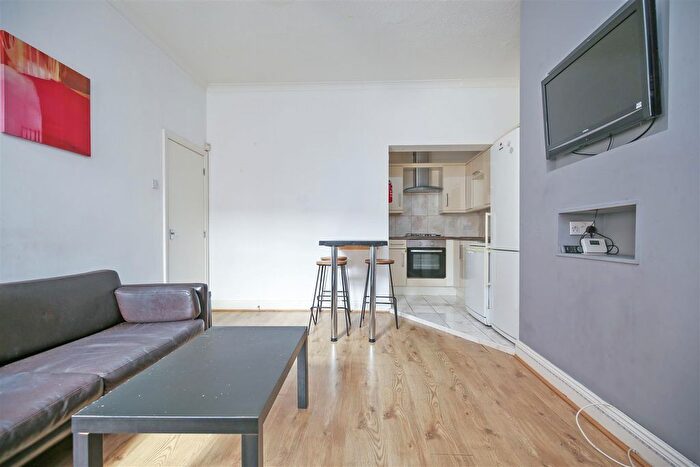 3 Bedroom Flat To Rent In Oakland Road, Jesmond, Newcastle Upon Tyne, NE2