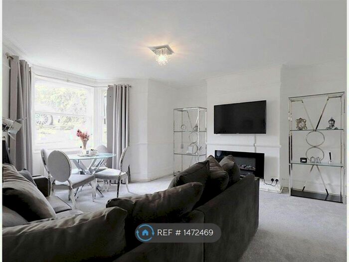 2 Bedroom Flat To Rent In Overcliffe, Gravesend, DA11